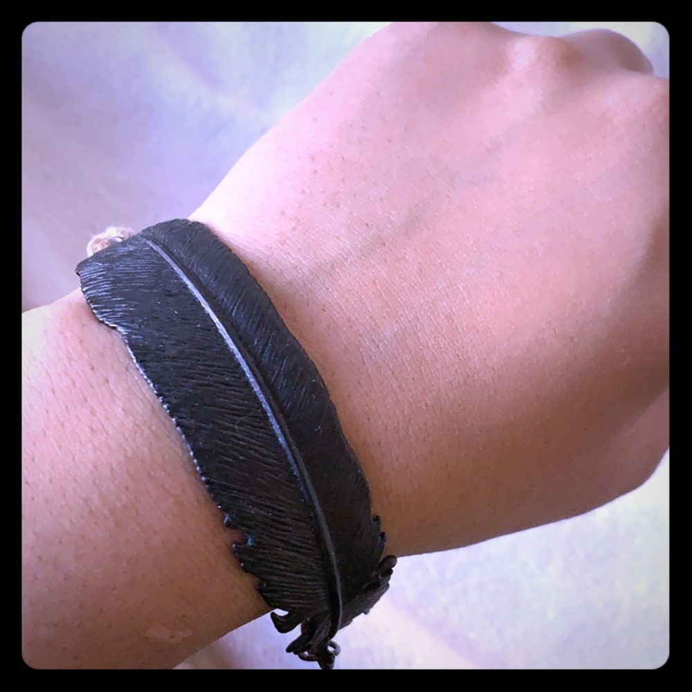Black metal feather bracelet